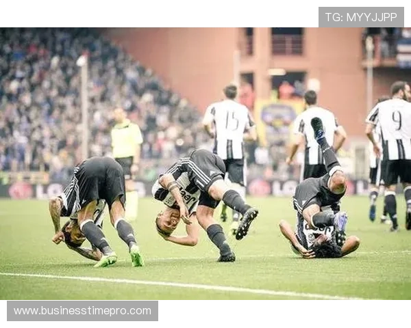 迪巴拉前场配合