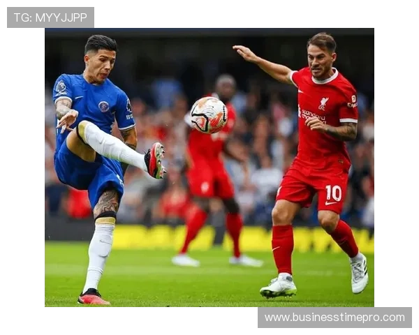 恩佐 vs 楚阿梅尼:现代后腰角色的理解差异与战术适配性分析 恩佐 vs 楚阿梅尼:现代后腰角色的理解差异与战术适配性分析