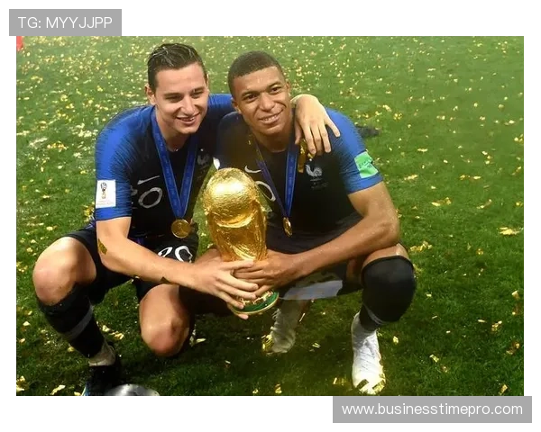 姆巴佩加盟后,皇马体系适配问题显现,稳定性面临考验 姆巴佩加盟后,皇马体系适配问题显现,稳定性面临考验