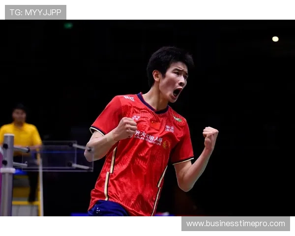 李诗沣训练完直接去奢侈品店扫货？