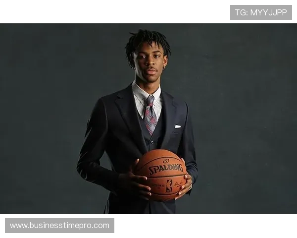 贾·莫兰特居然回家像打工人，赛场上却像富豪派对主帅？